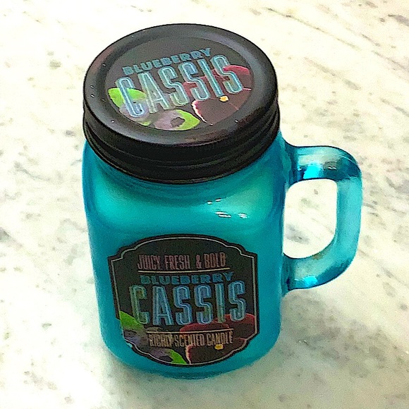 DW HOME CANDLE BLUEBERRY CASSIS RICHLY SCENTED NEW 13 Oz - Picture 3 of 4